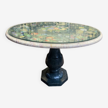 Round dining table in marble marquetry
