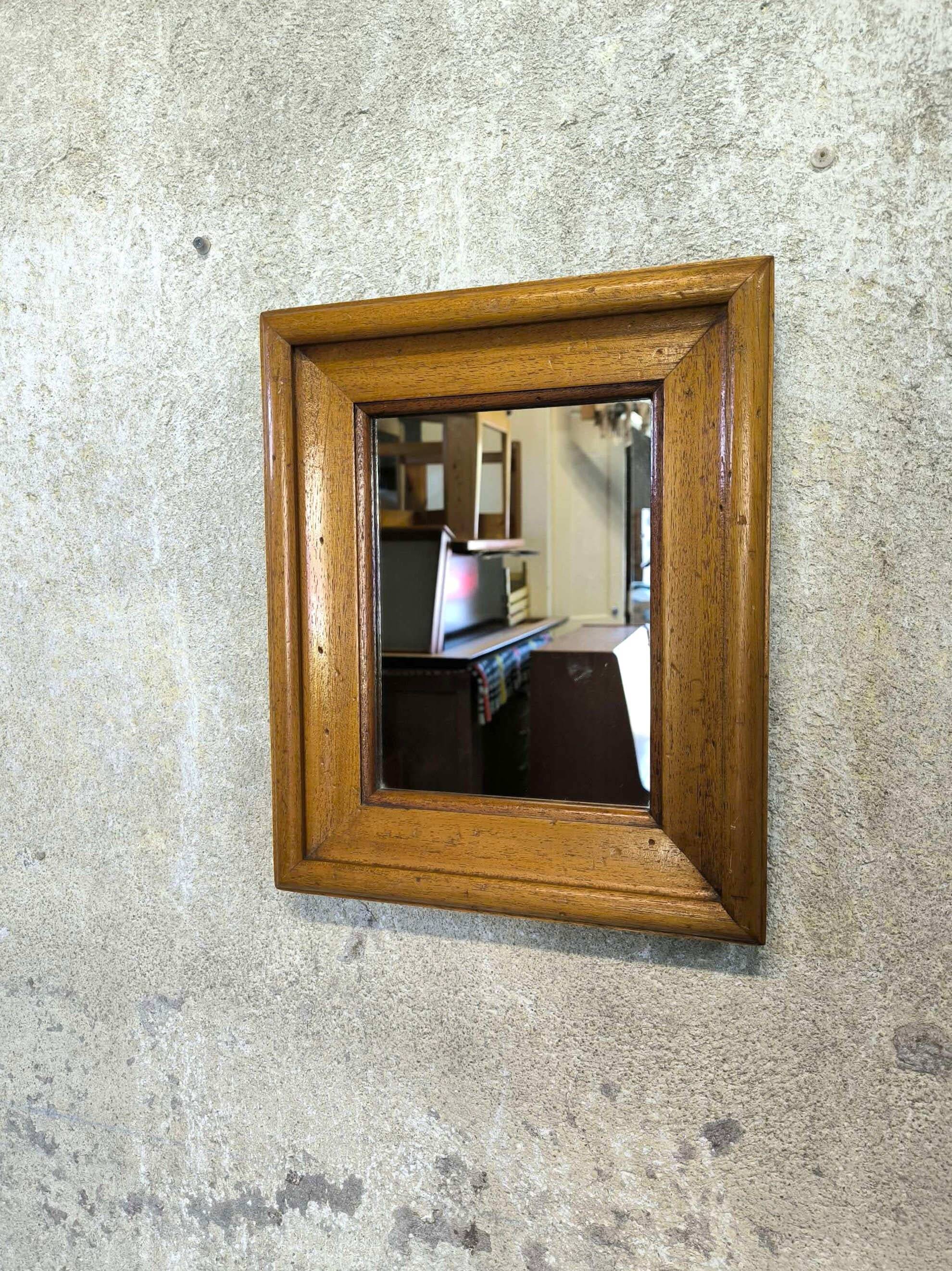 Miroir rectangulaire en bois
