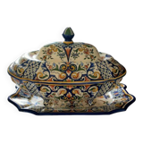 Soup tureen and its sleeper