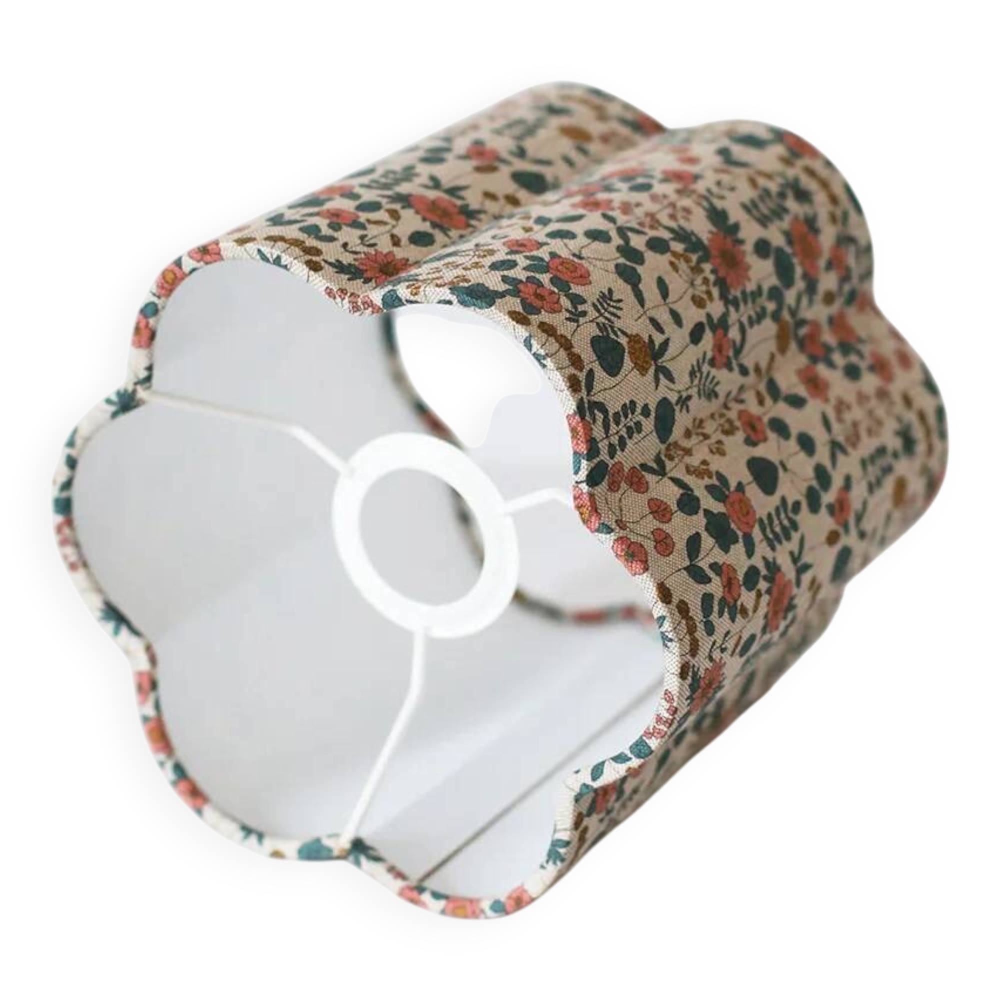 Flower-shaped lampshade printed with "English Garden" Flora.