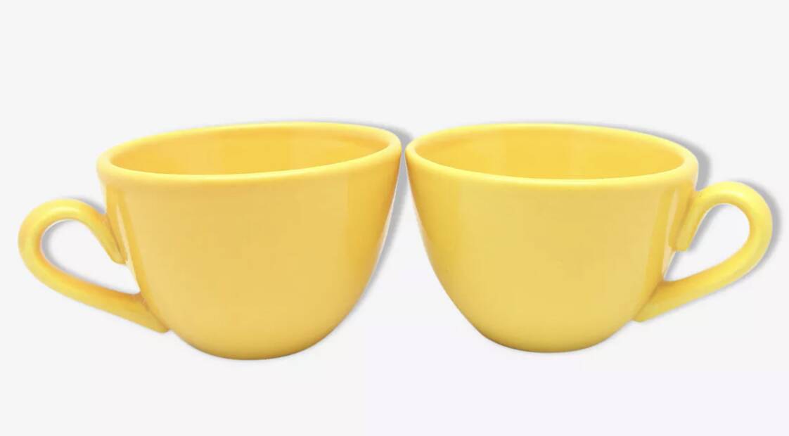 Set of 2 mustard yellow ceramic mugs