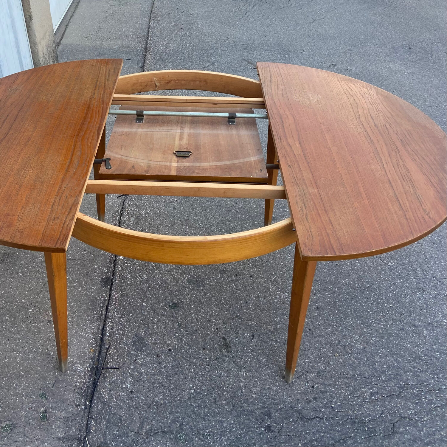 Scandinavian table 4/6 seats 70s