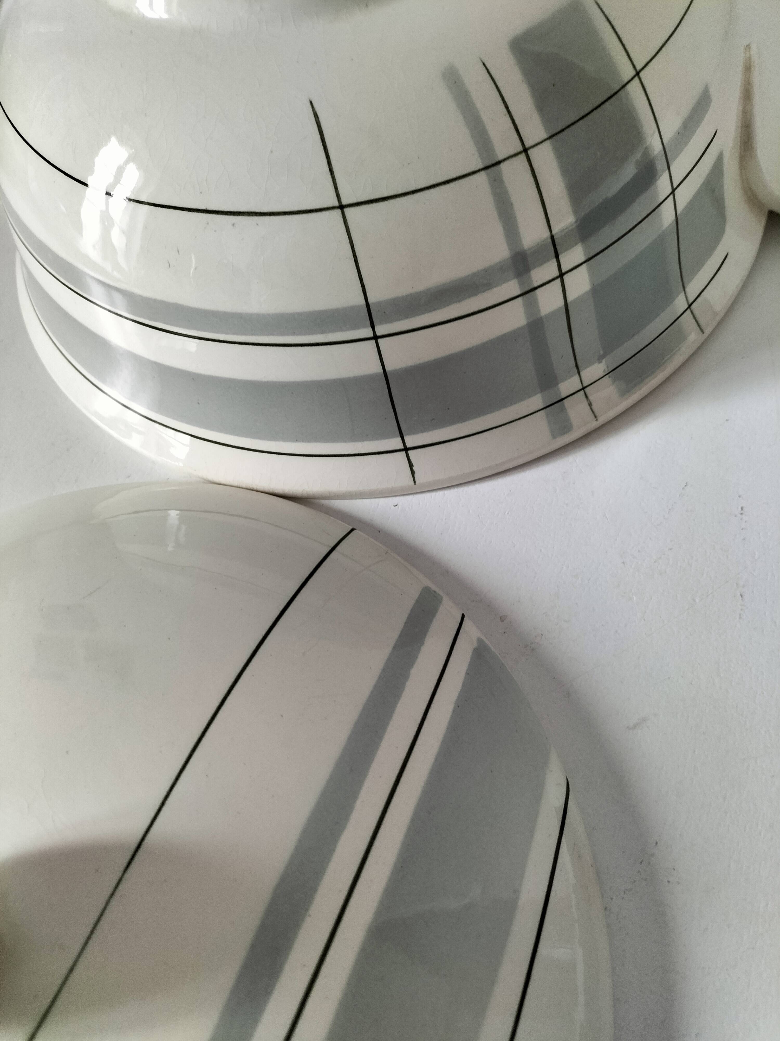 Salins soup tureen model Montréal graphic decor 60s