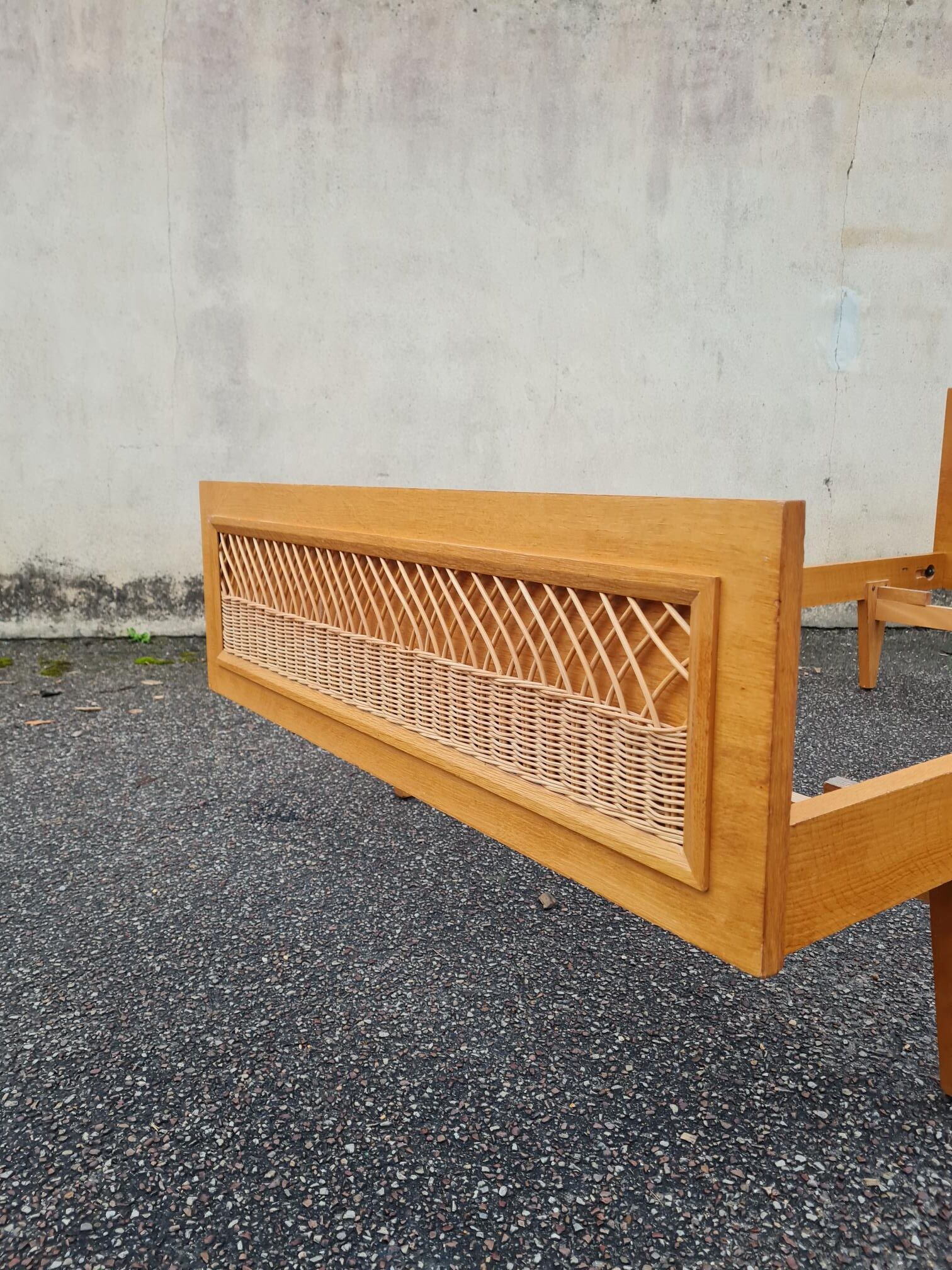 Single bed in rattan and wicker