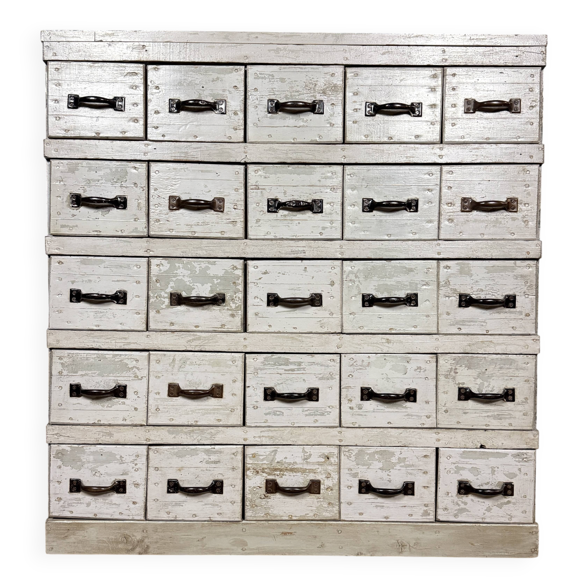 Old light grey workshop drawer cabinet with 25 drawers