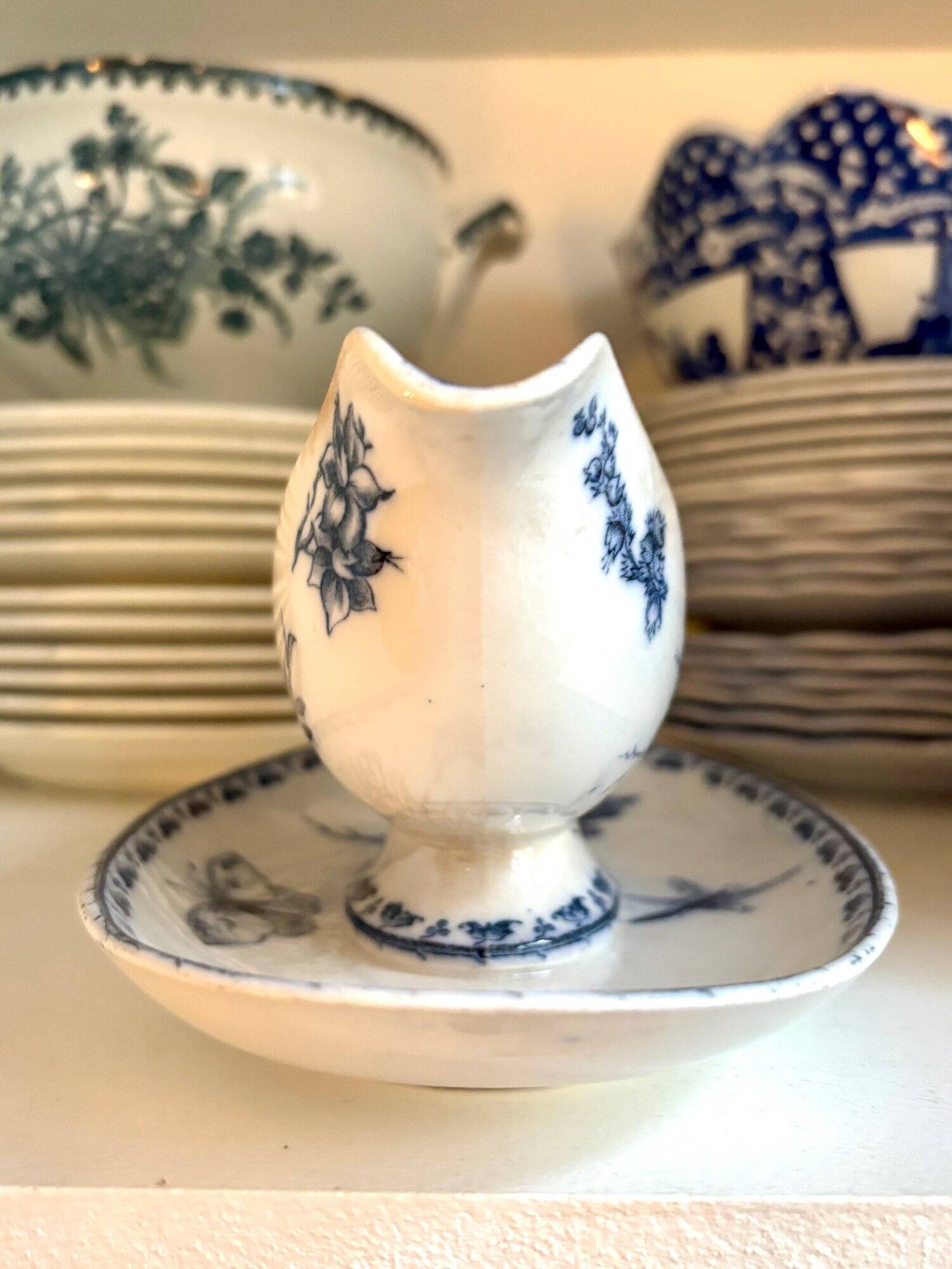 Ironware sauce boat, "Carmen" service