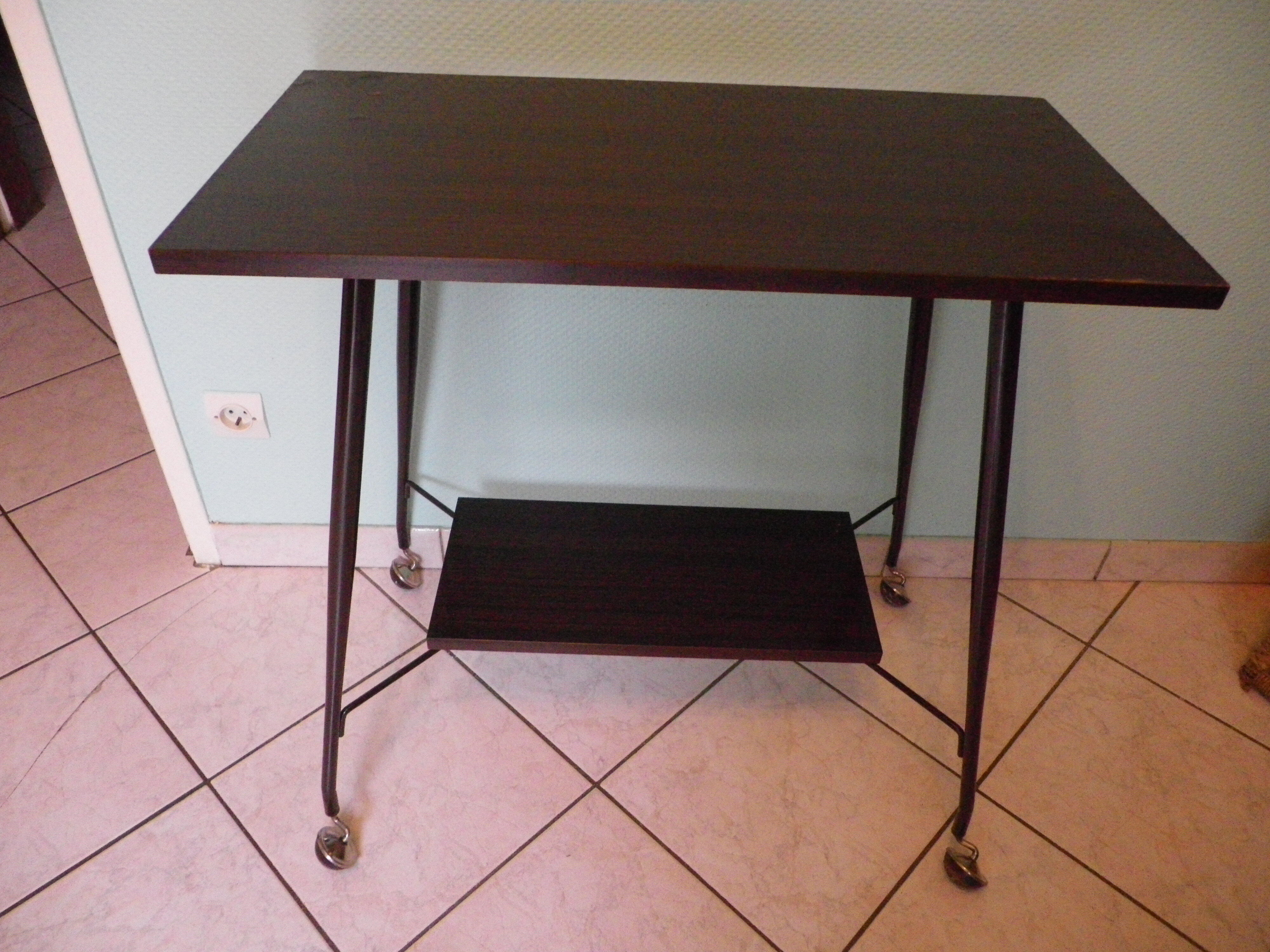 Formica TV cabinet, 2 trays, on atypical curved casters - 1960s