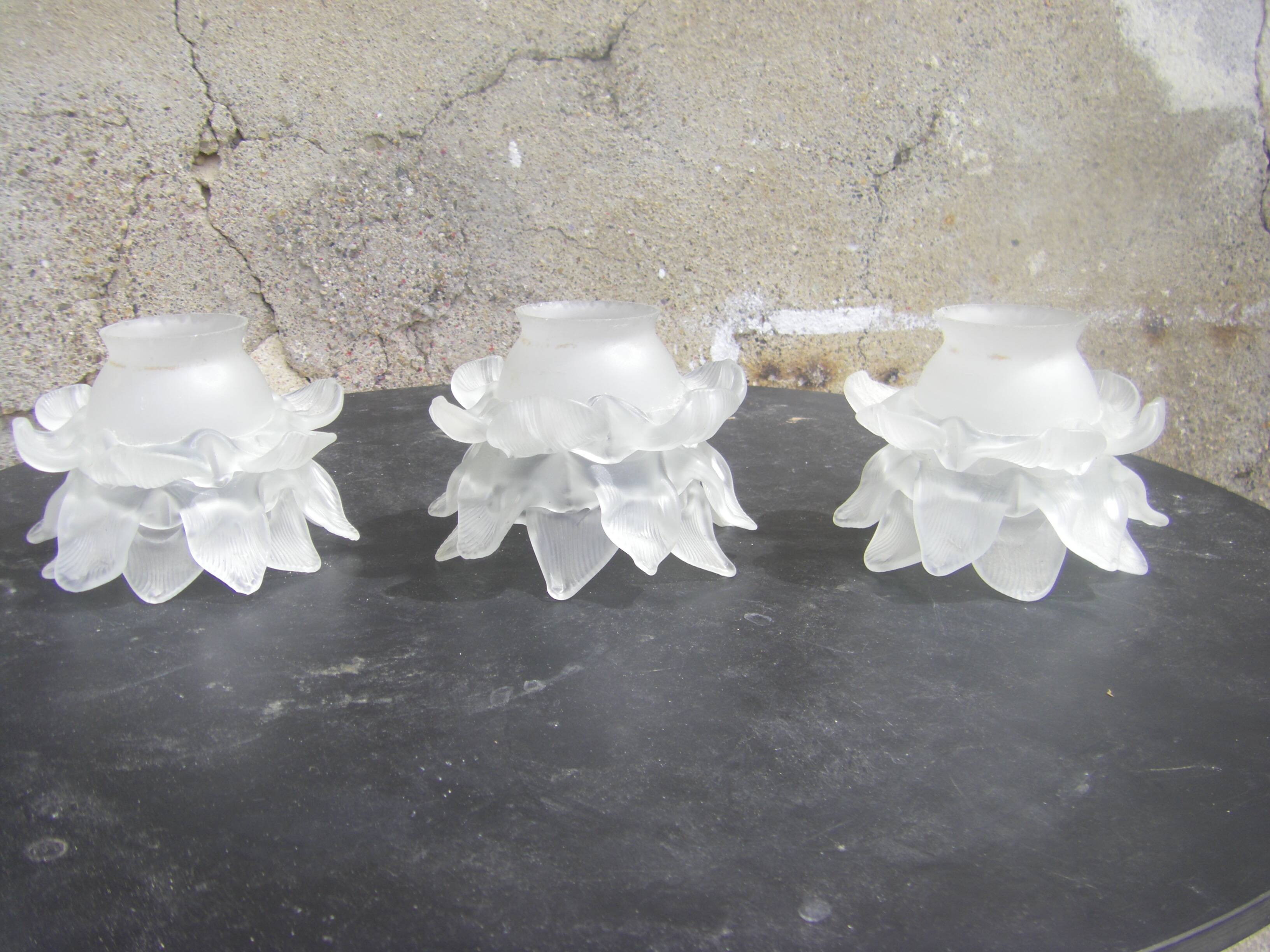 Set of 3 old art deco tulips in glass paste