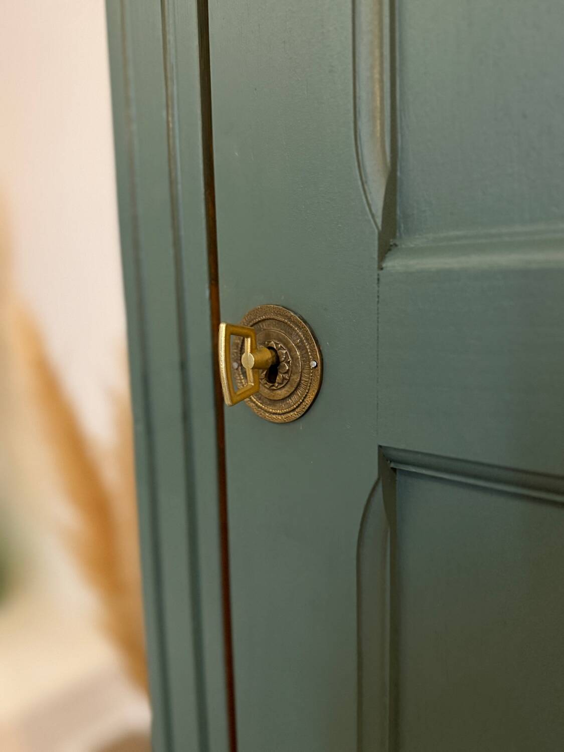 Small Parisian wardrobe