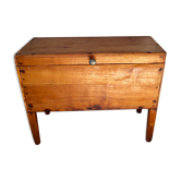 Meuble de rangement artisanal