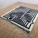 Handmade black and white Beni Ouraine Berber rug, size 150 x 250 cm