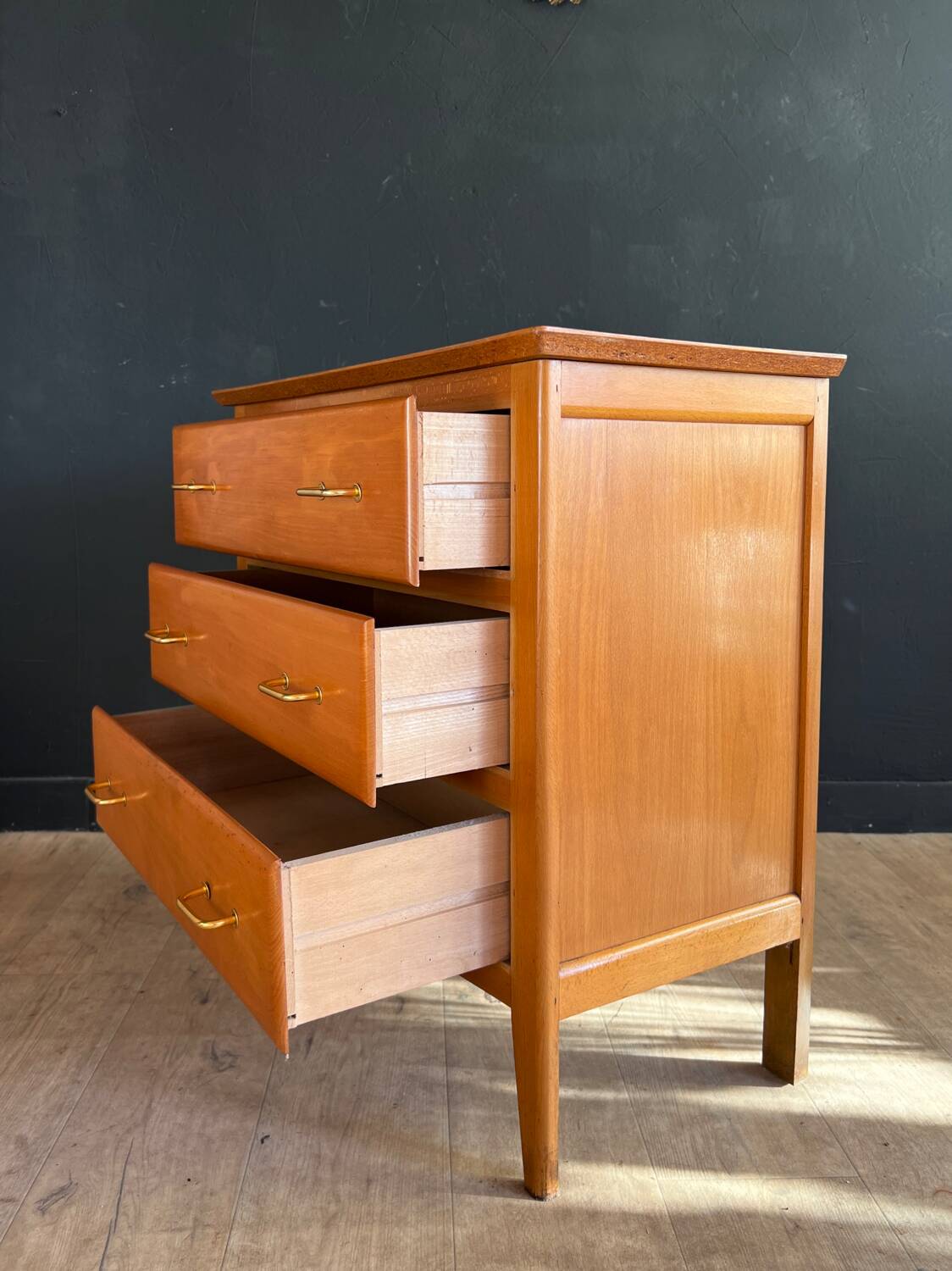 Vintage chest of drawers
