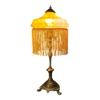 Antique bronze lamp with a marbled yellow glass paste shade, 52x21 cm. Inter a l