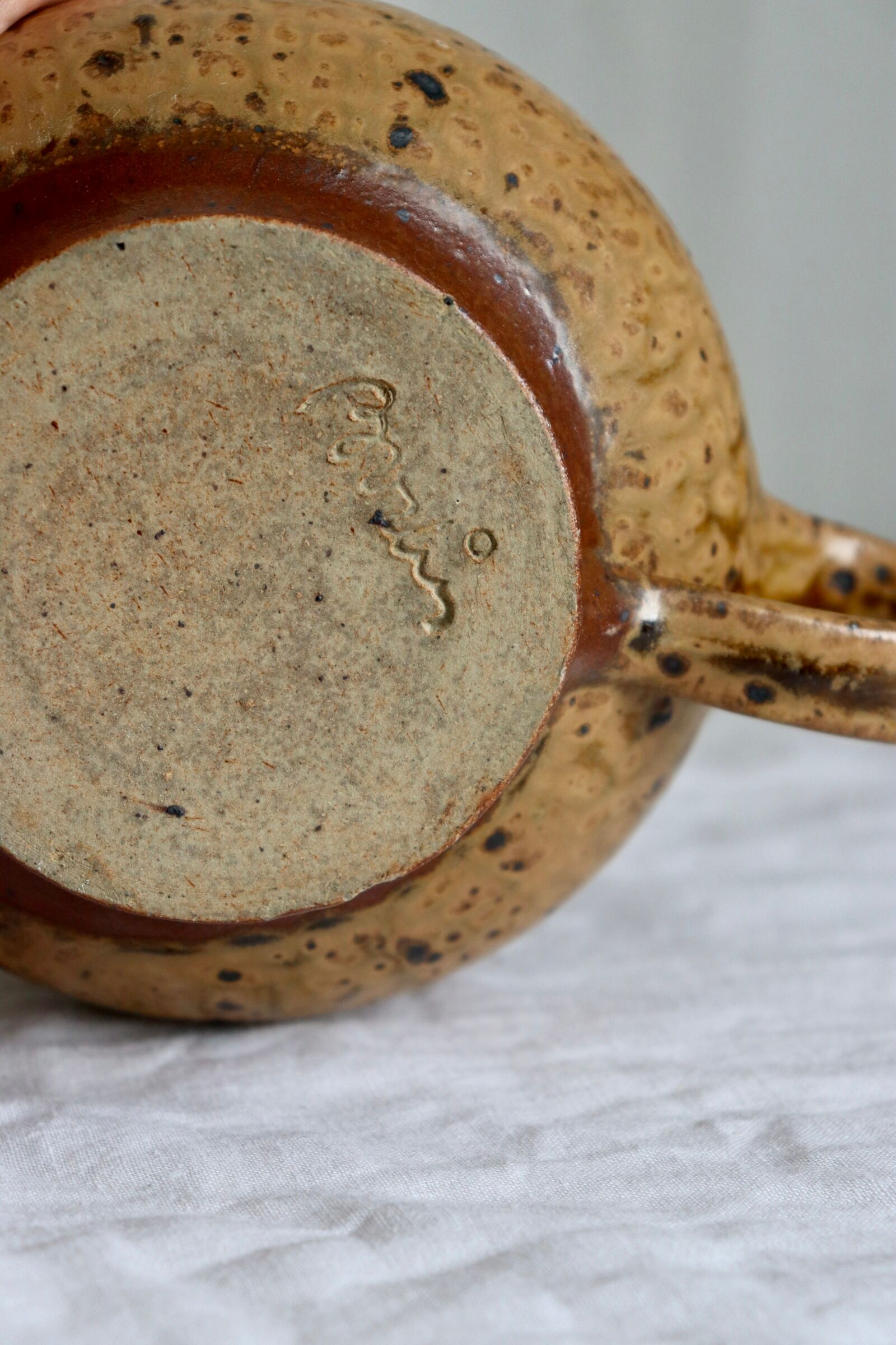 Saucière en grès pyrité