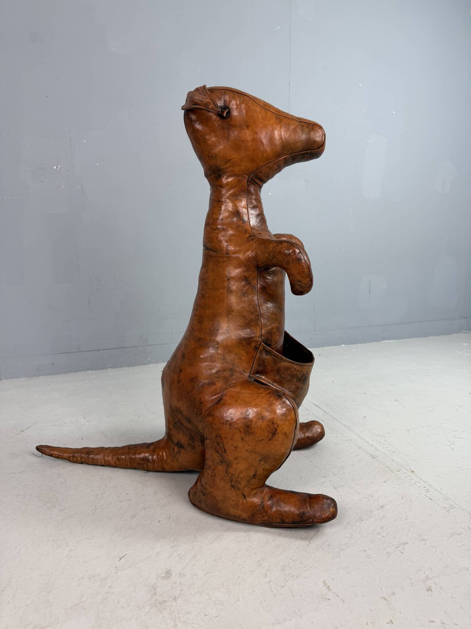 Dimitri Omersa leather magazine pouch kangaroo, Almazán, Spain, 1970 (Stamped)