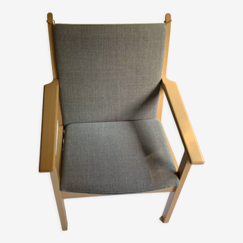 Armchair model GE-284 by Hans Wegner Getama for Fritz Hansen, Denmark, 1984