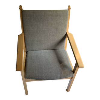 Armchair model GE-284 by Hans Wegner Getama for Fritz Hansen, Denmark, 1984