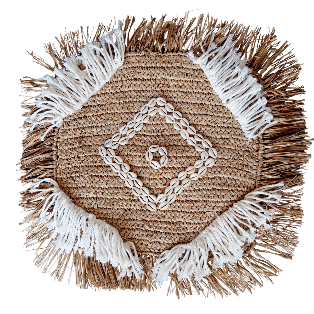 Cushion cover in natural raffia, shells and embroidery in macramé.