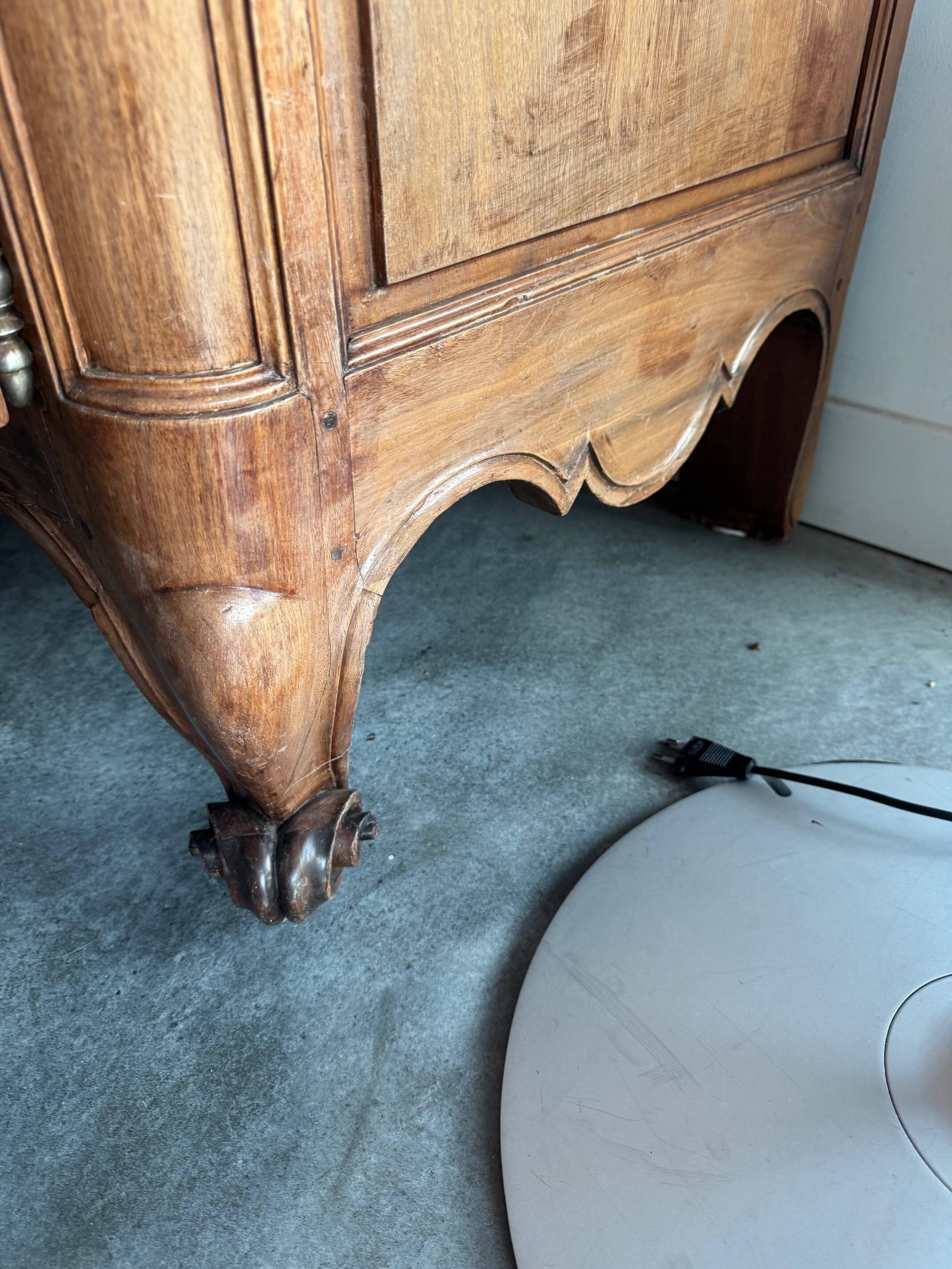 18th-century Bordeaux-style wardrobe in solid Cuban mahogany