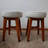 Paire de tabourets anglais du milieu du siècle avec rembourrage neuf