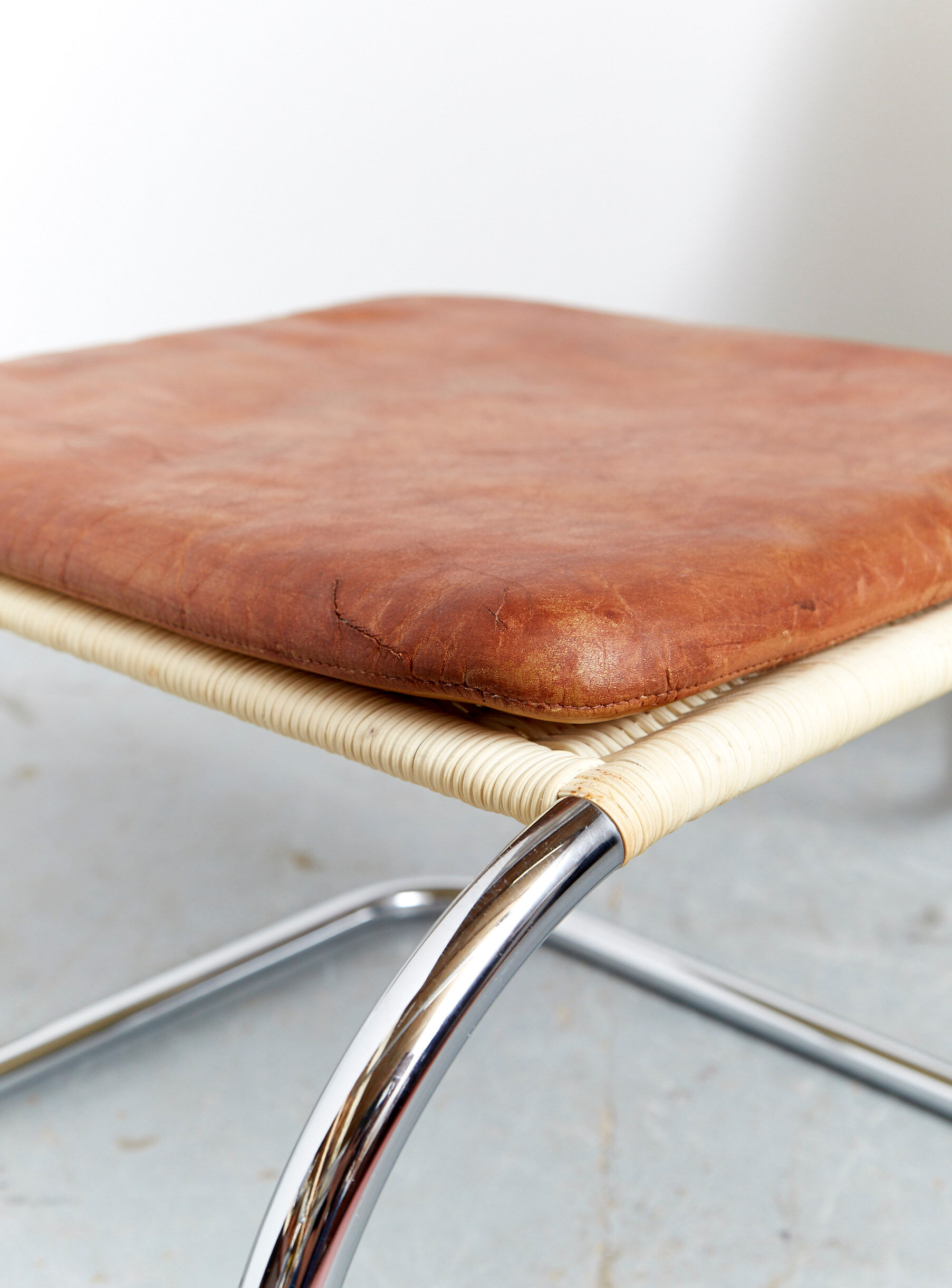 Anton Lorenz Bauhaus Cantilever D35 + Ottoman E35 for Tecta