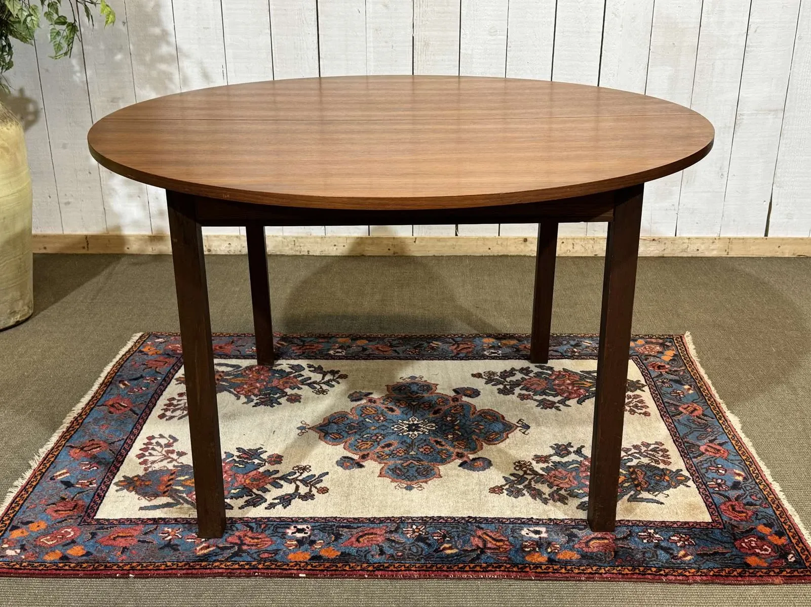 Table des années 1970 en teck avec 1 allonge