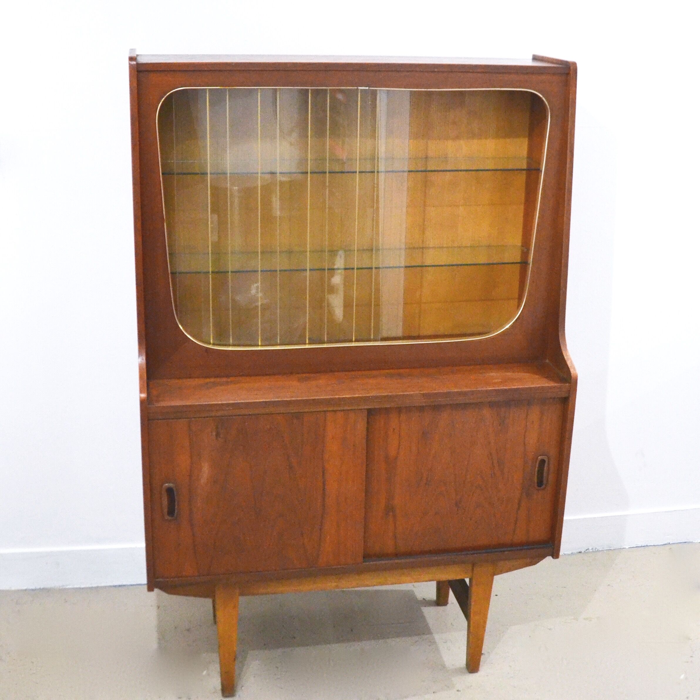 Library showcase teak