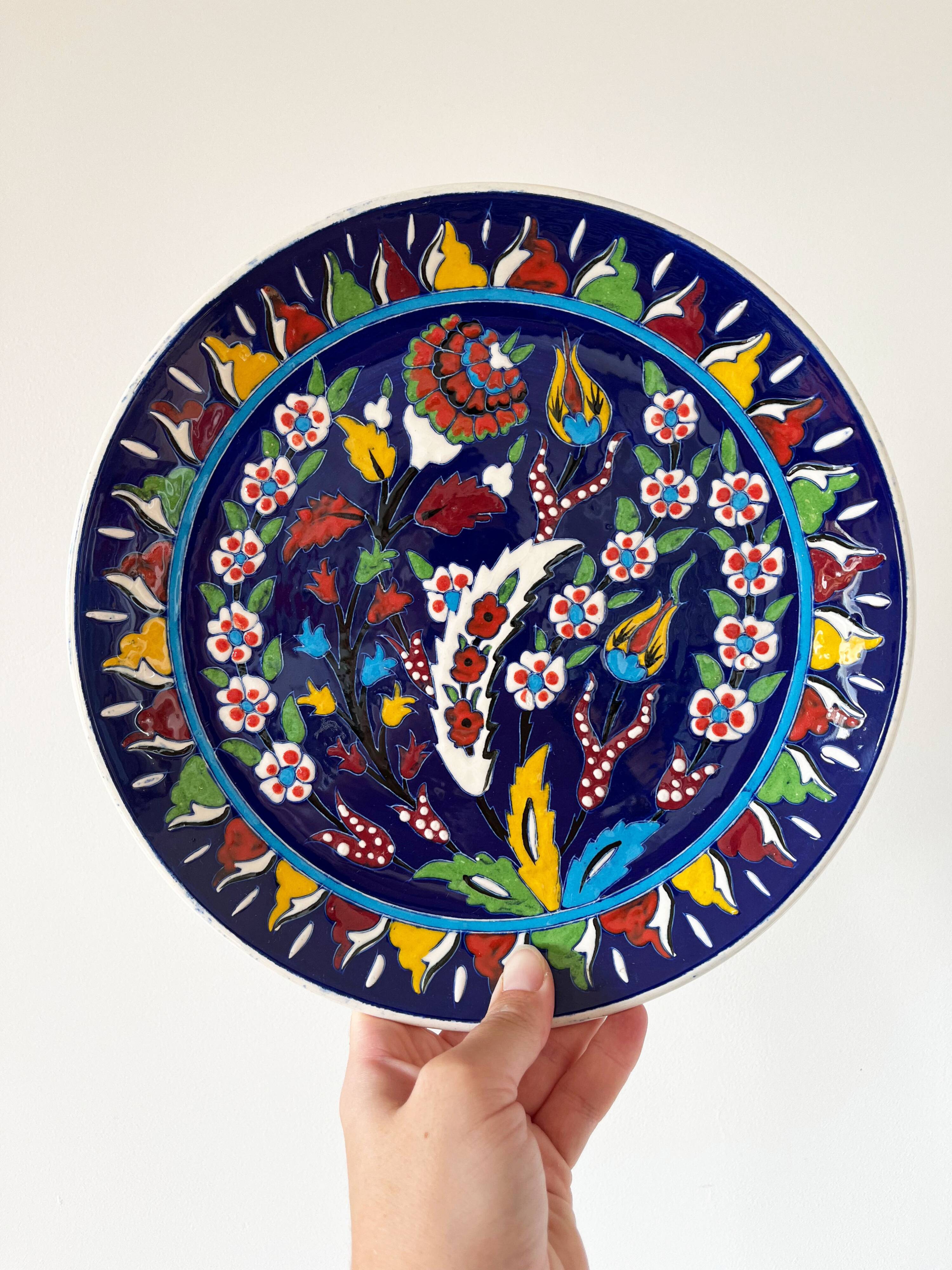 Kuthaya handcrafted ceramic plate