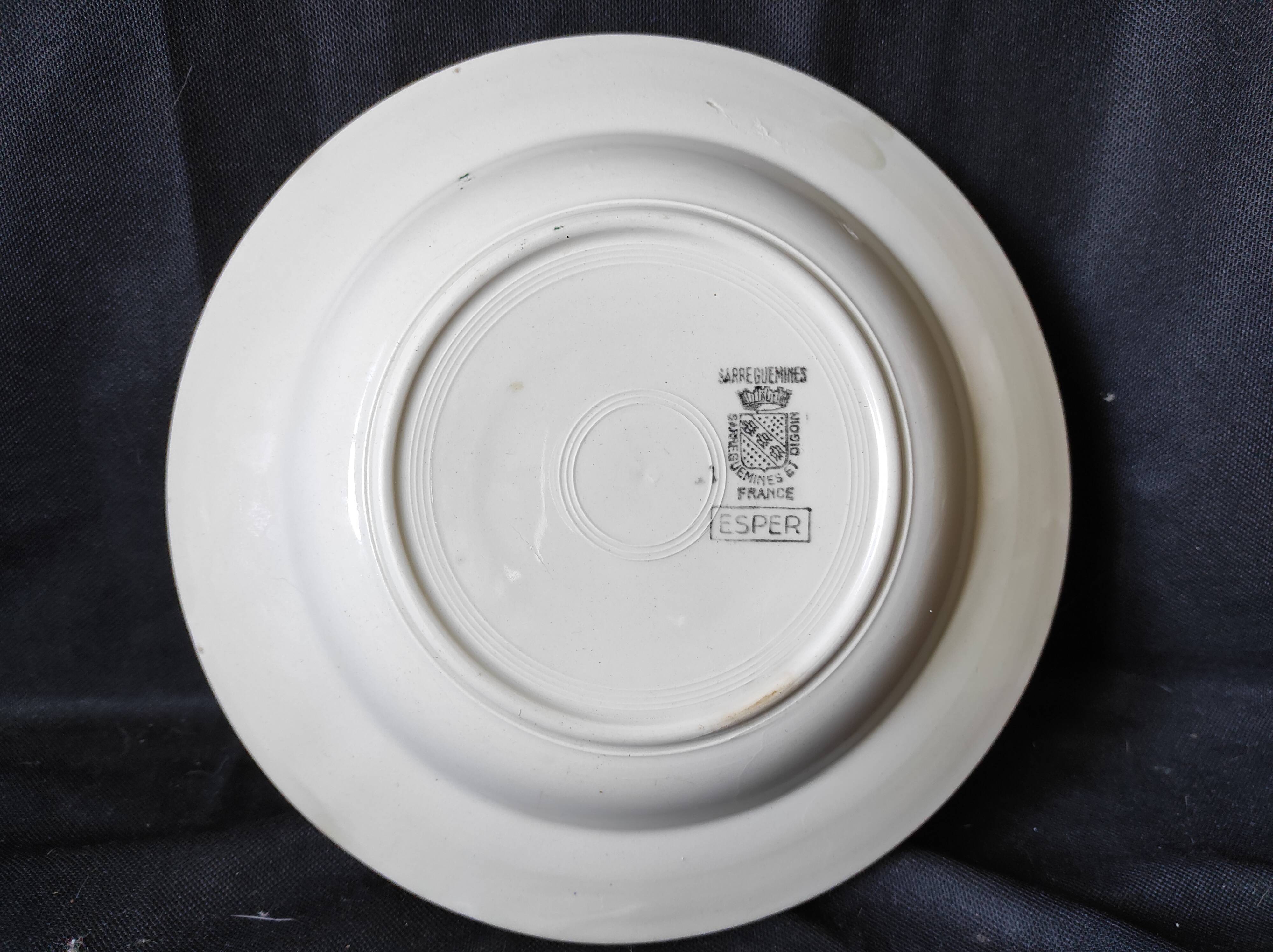 Hollow plate Sarreguemines Digoin esper faience