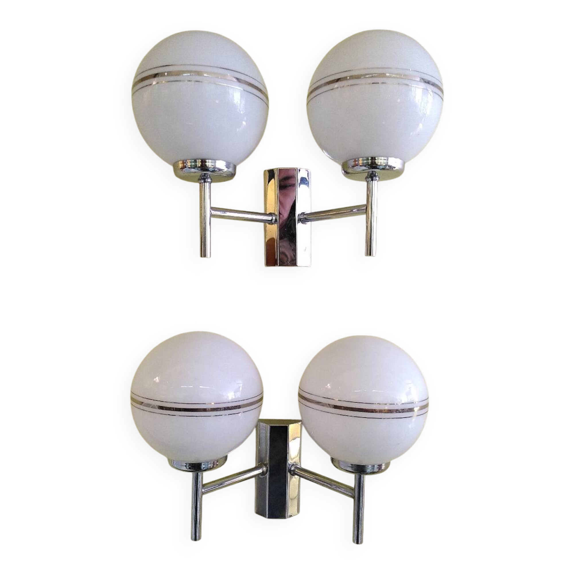 Paire d'appliques vintage, opaline et chrome