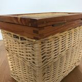 Wicker trunk