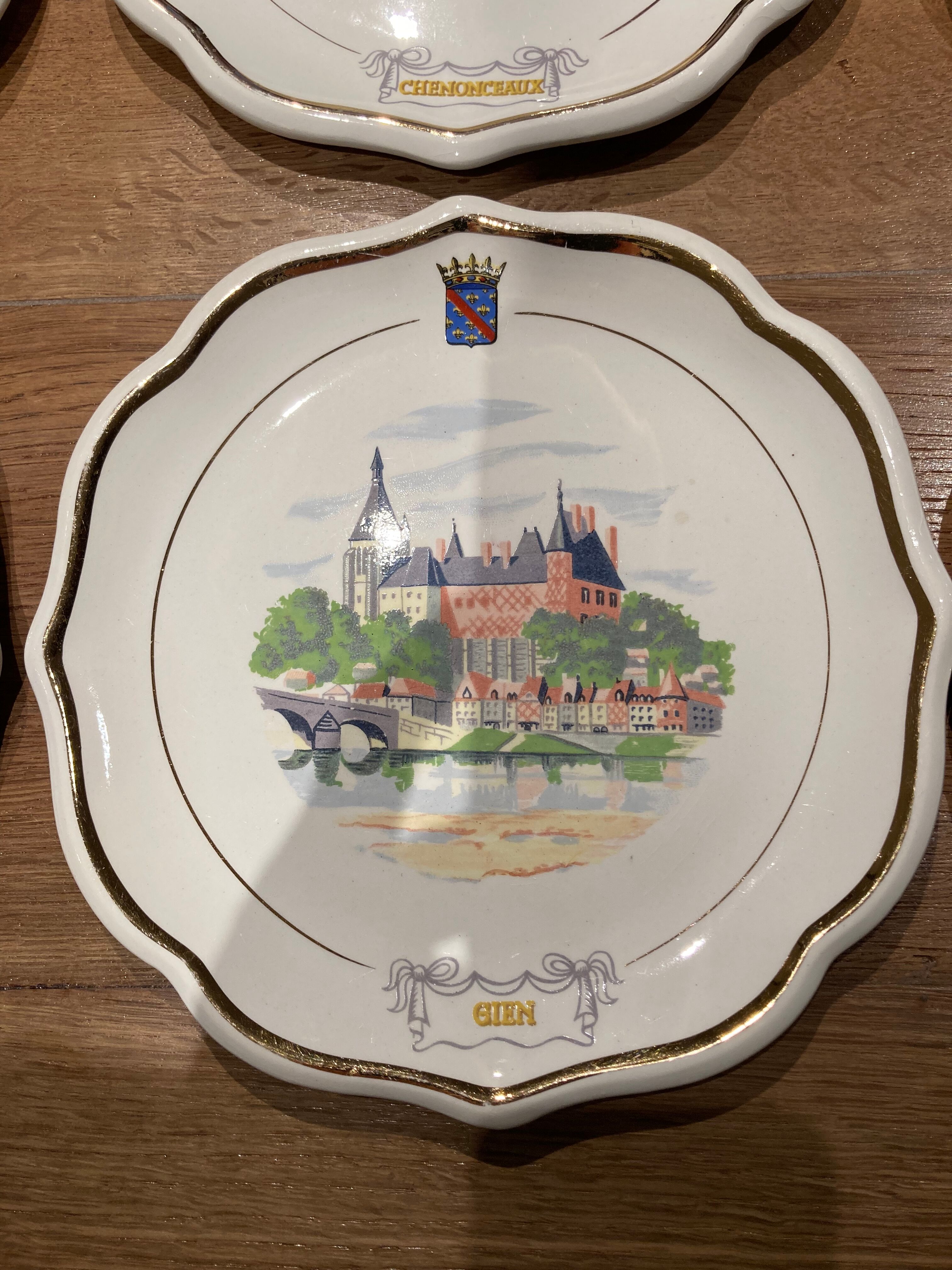 12 dessert plates Gien châteaux de la Loire
