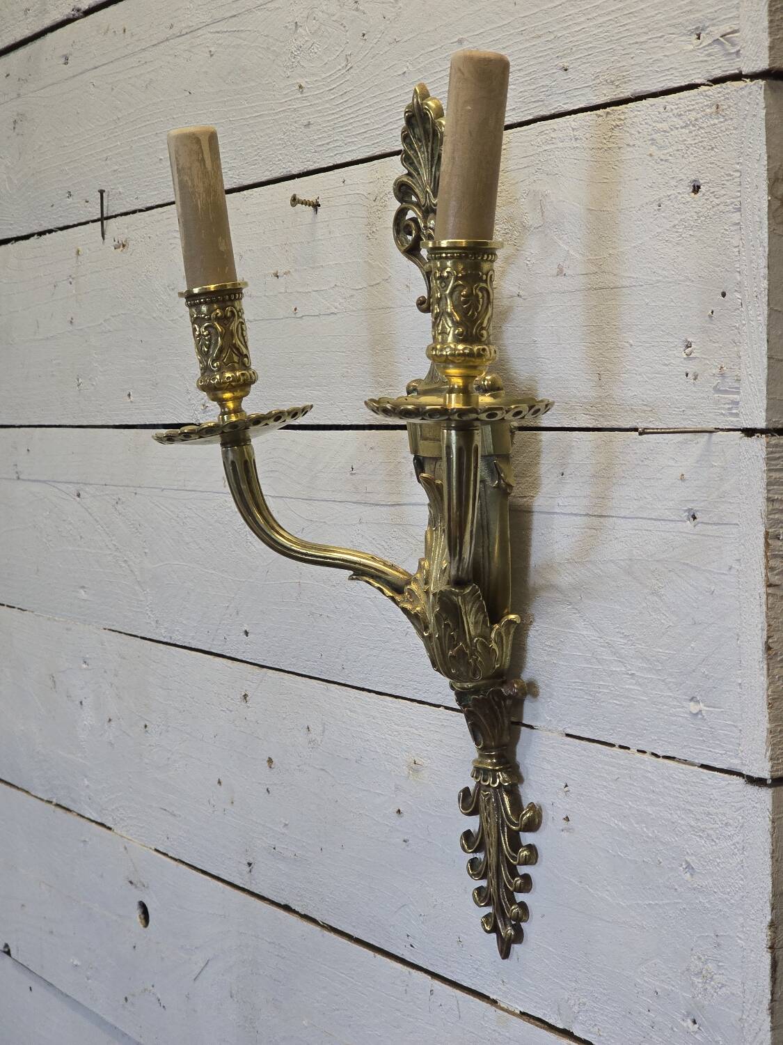Louis XVI style wall lamp in bronze