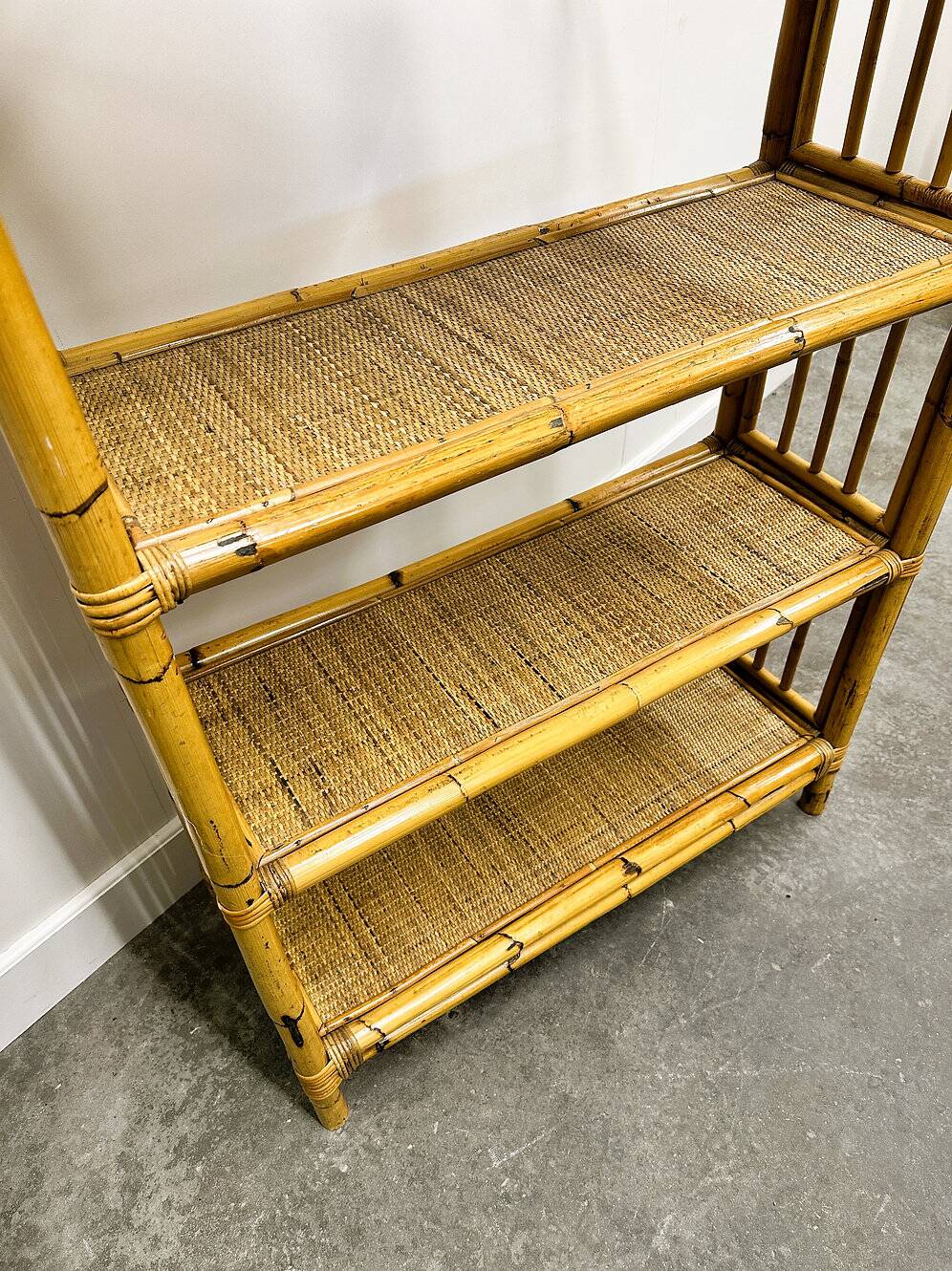 Boho chic arched bamboo shelves 1970s MCM Italian Dal Vera freestanding bookcase