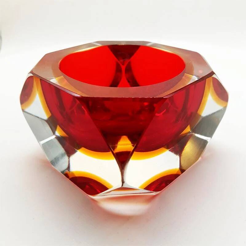 1960s square multifaceted ashtray or catch-all in Murano glass by Flavio Poli for Seguso. Made in Italy.