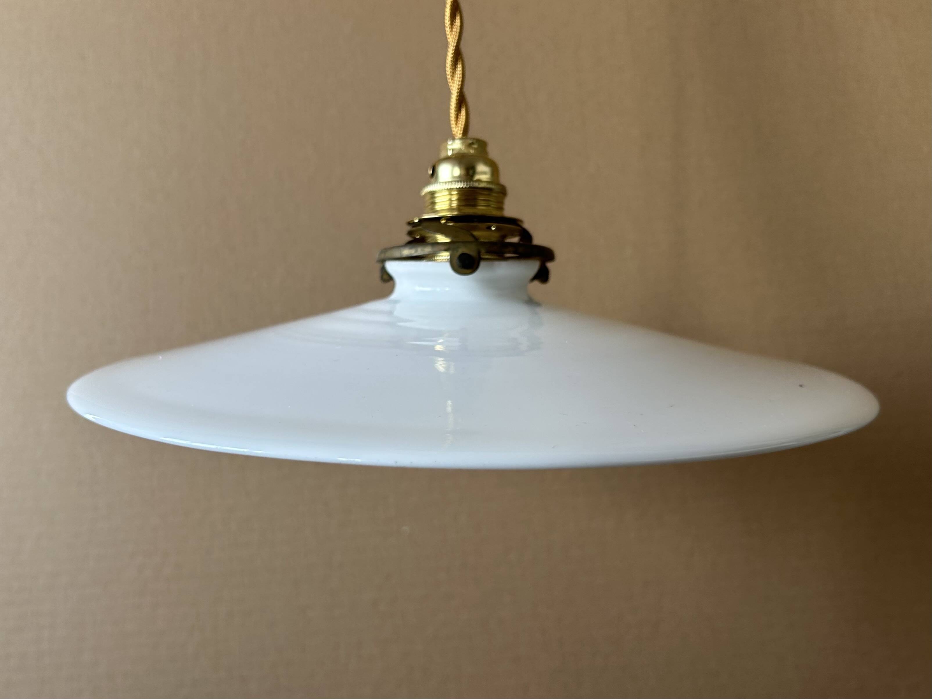 Antique opaline suspension D27cm