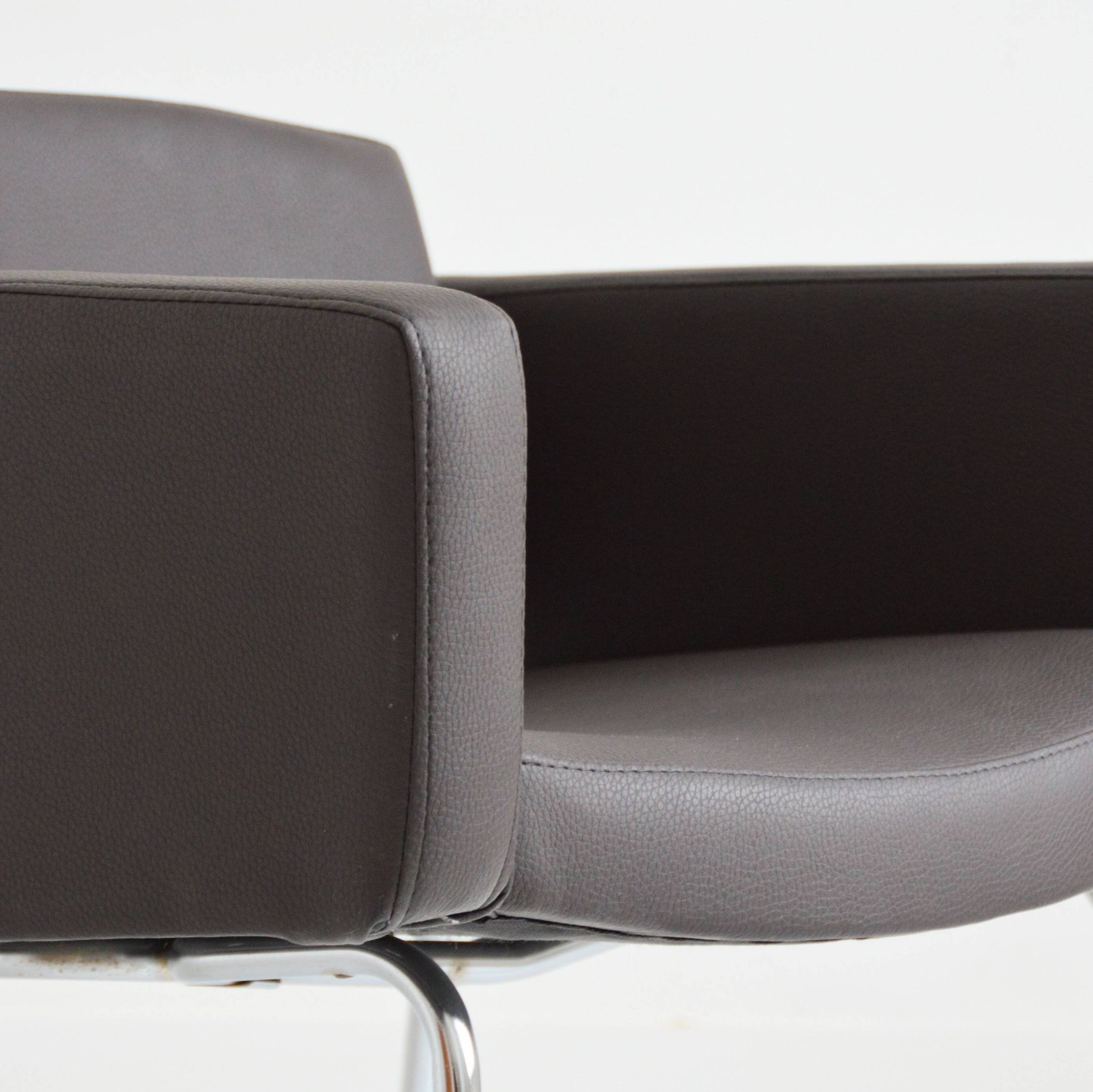 “Conseil” armchair by Pierre Guariche for Meurop 1960s (1 / 2)