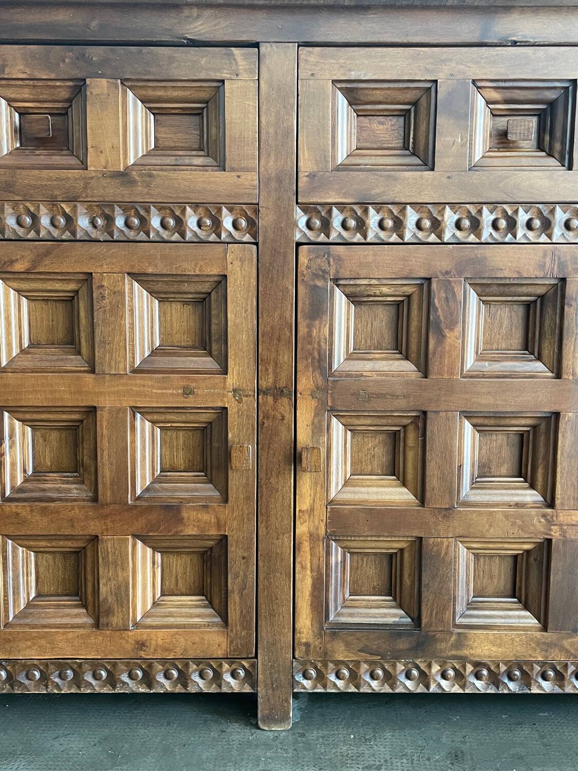 Buffet espagnol vintage