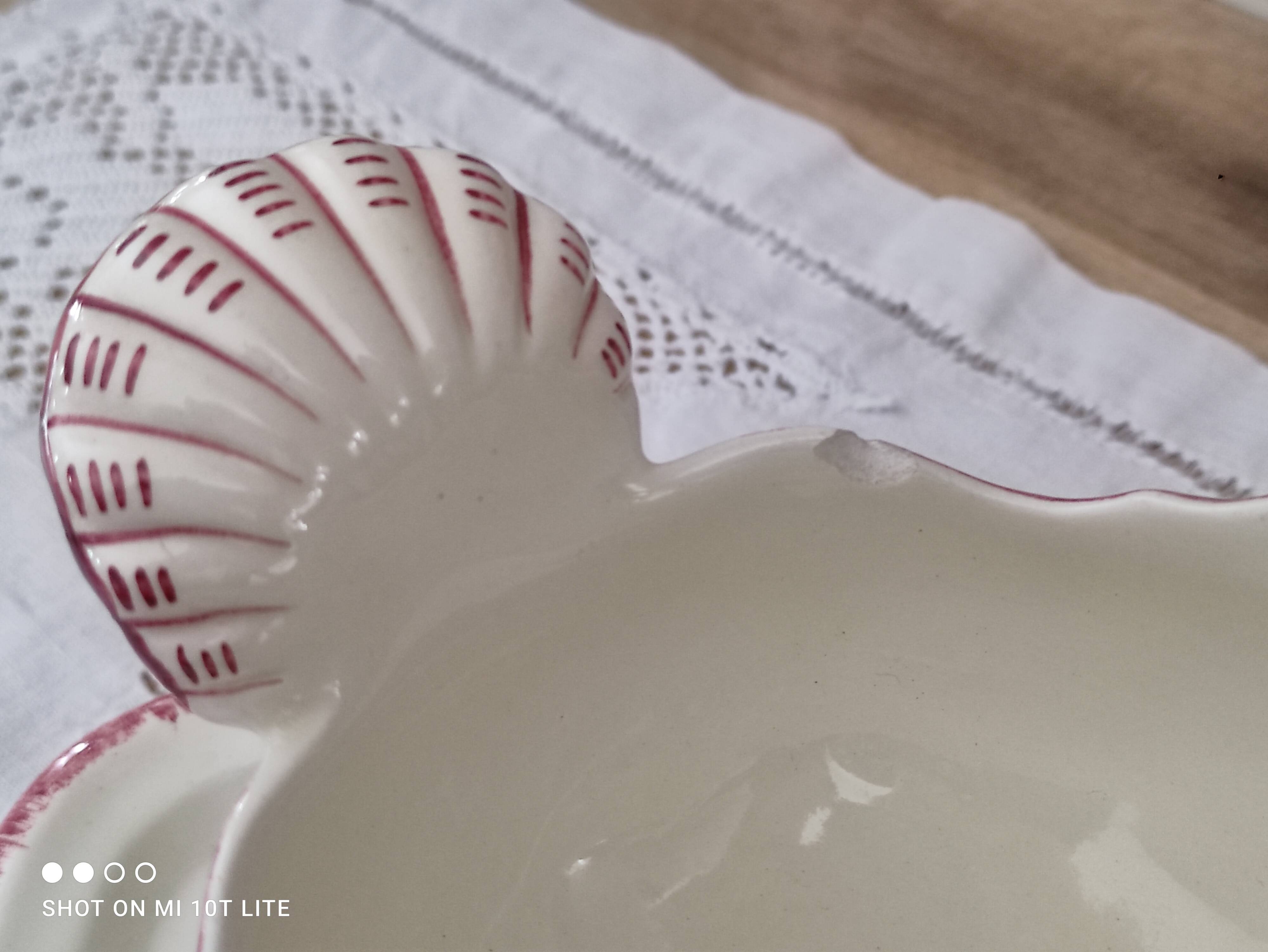 Gravy boat on frame Gien France Lorraine model