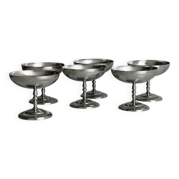 6 coupelles sur pied en inox