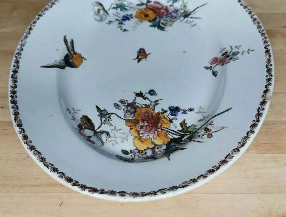 Decorative dish old earthenware