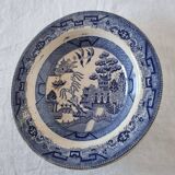 Exquisite Japanese antique deep plate with classic willow pattern from the 19th century