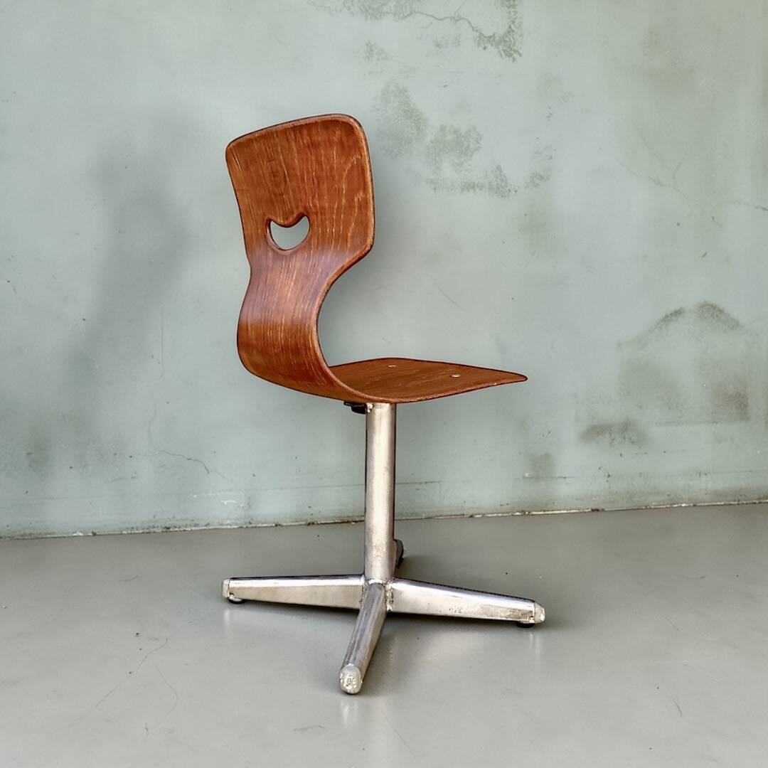 Vintage children's chair in moulded wood Pagholz – Smiley mini format chair