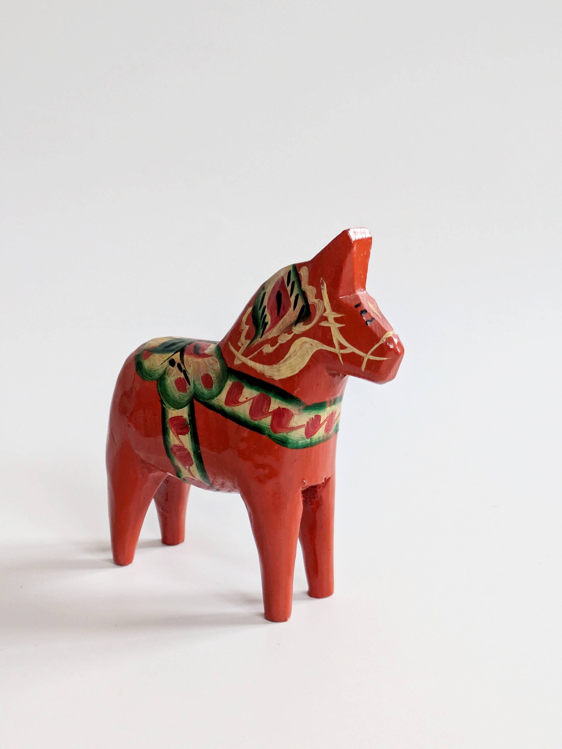 Set of 2 Vintage Swedish Dala Horses in Wood, Hand-Painted Red