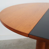 Table en teck, design danois, années 1970, production: Danemark