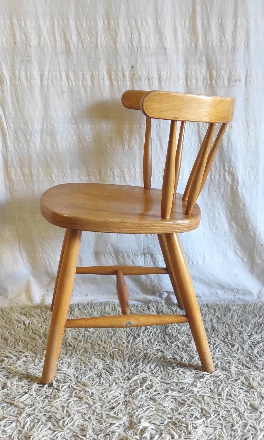 Scandinavian style slatted chair in solid wood - mid 20th century.