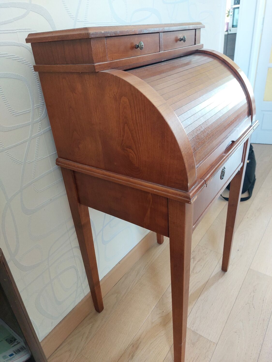 Curtain desk