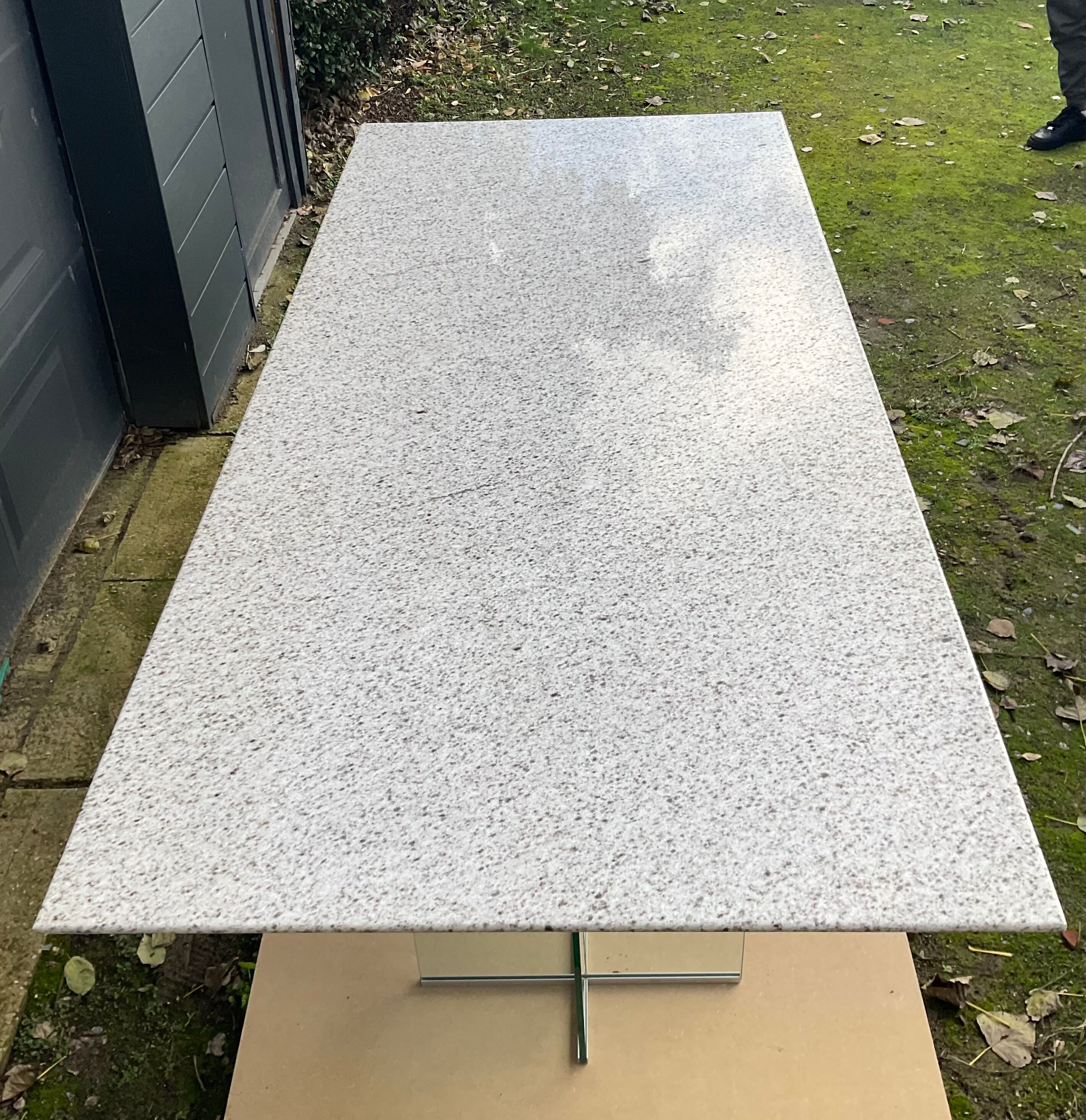Dining table 70-80s in granite and tempered glass