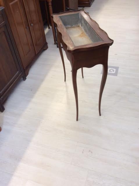 Indoor wooden planter