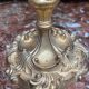 Chandelier de style rococo.